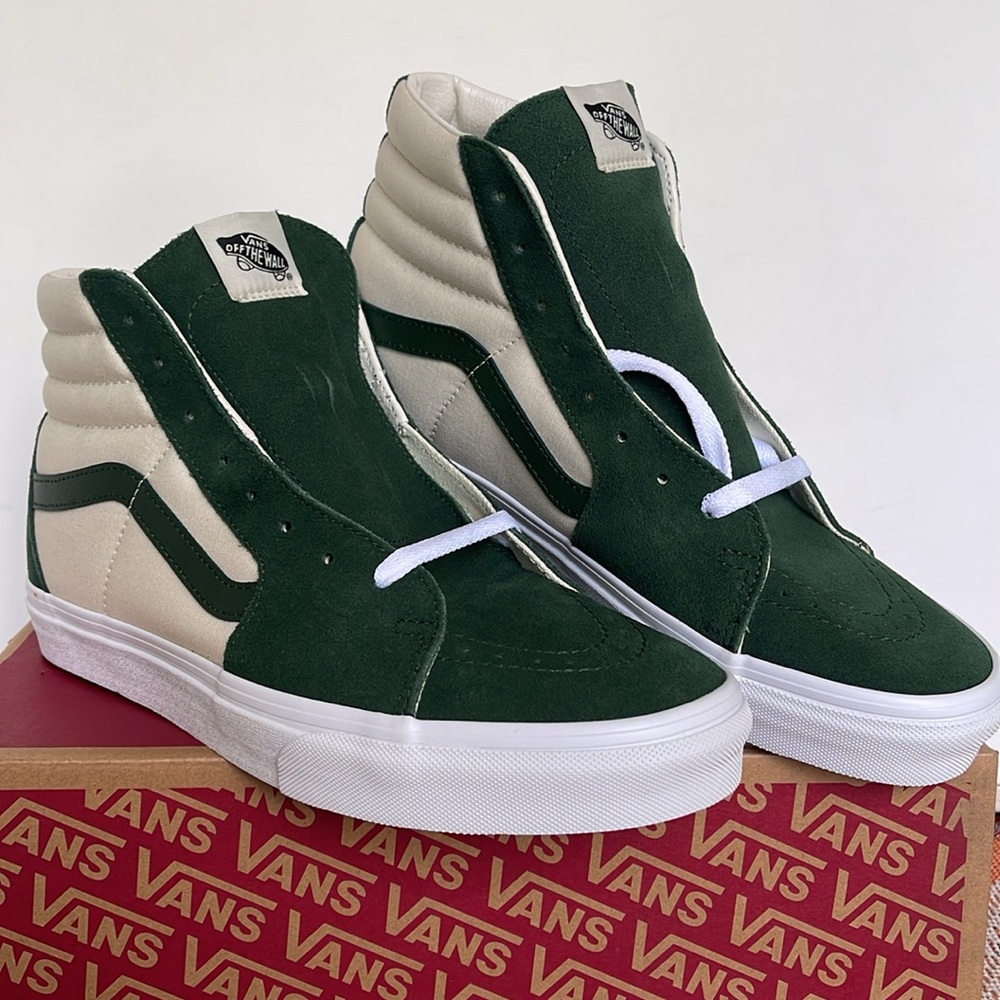Vans Men’s Sk8-Hi Canvas/Suede Mountain Vie
VN0007NSBD6
Sneakers - Picture 4 of 16